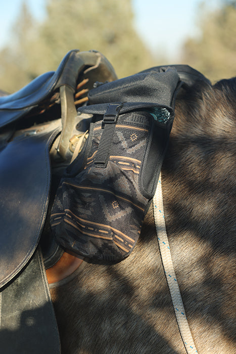 Hornless Pommel Bag Broke Supply Company - Main Image