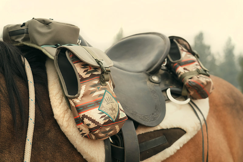 Hornless Pommel Bag Broke Supply Company - Main Image